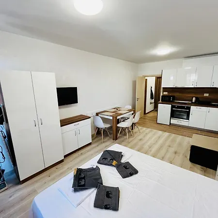 Apartment тутхон *